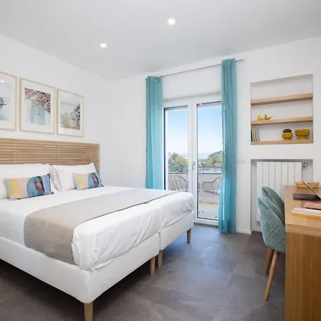 Holiday home Sorrentovibes - Modern Family With Views Sorrento